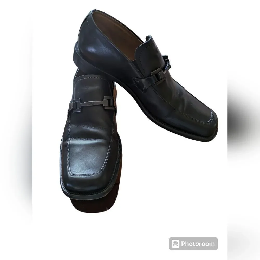 BOSS Hugo Boss men’s Italian made leather loafers. Black.